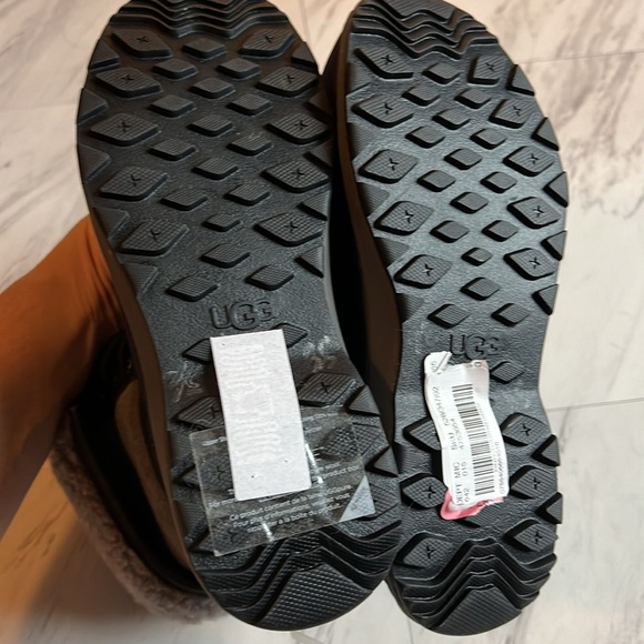 UGG Adirondack round toe leather suede black waterproof booties boots shoe 5 - Picture 8 of 8